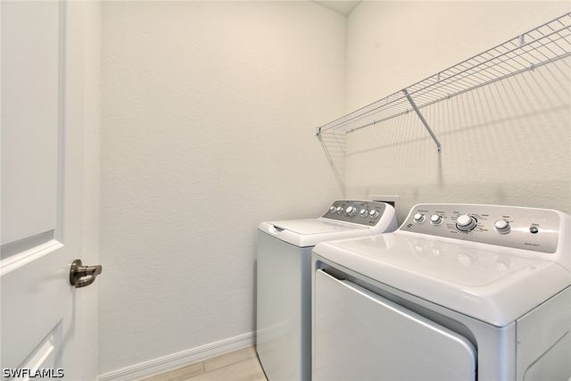 2591 vine AVE, Naples, FL 34120
