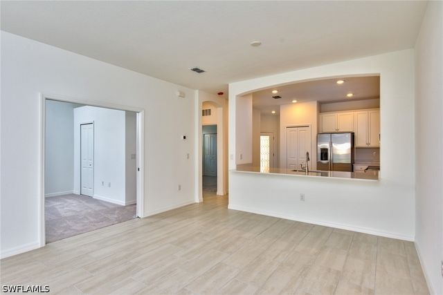 2591 vine AVE, Naples, FL 34120