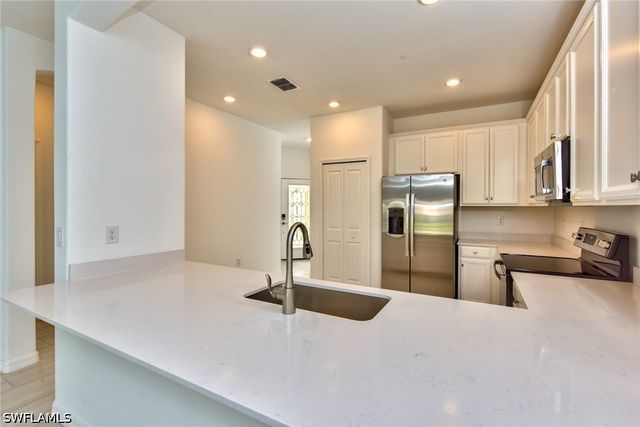 2591 vine AVE, Naples, FL 34120