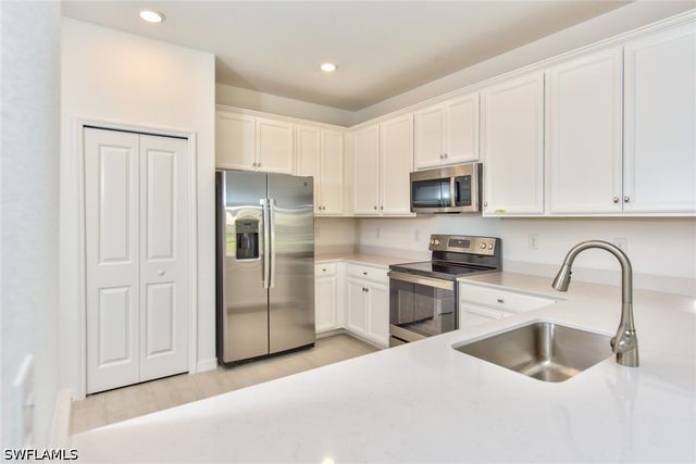2591 vine AVE, Naples, FL 34120
