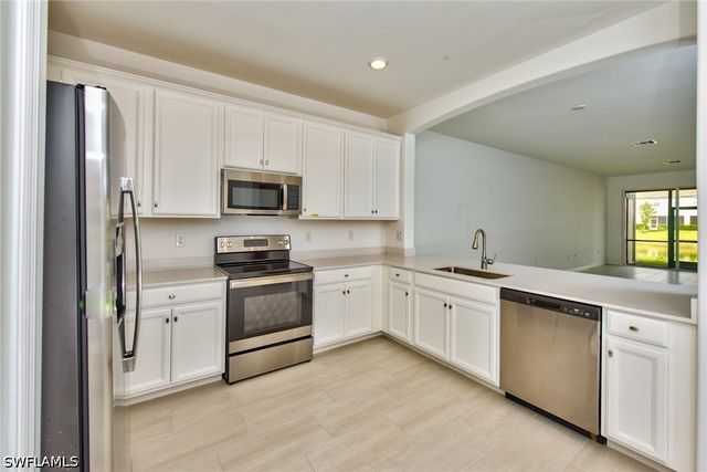 2591 vine AVE, Naples, FL 34120
