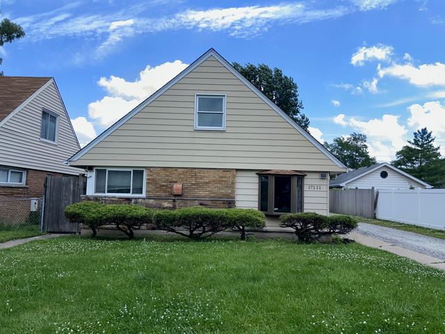 17111 Oakwood Avenue, Lansing, IL 60438