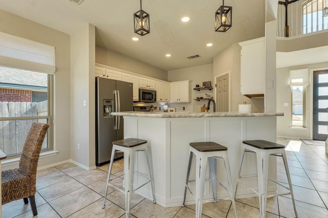 703 Ridge View DR, Leander, TX 78641