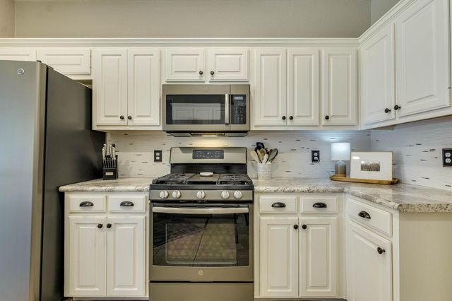 703 Ridge View DR, Leander, TX 78641