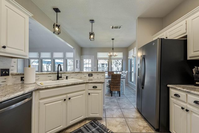 703 Ridge View DR, Leander, TX 78641