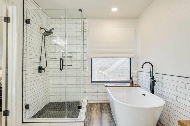 703 Ridge View DR, Leander, TX 78641