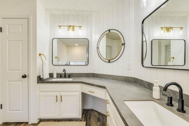 703 Ridge View DR, Leander, TX 78641