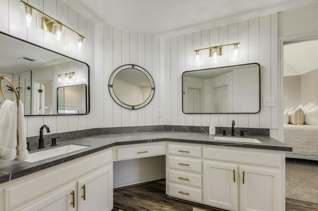 703 Ridge View DR, Leander, TX 78641