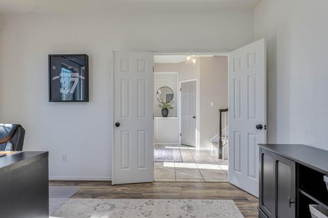 703 Ridge View DR, Leander, TX 78641