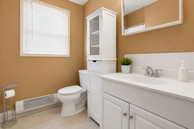 3 Harrison Ave, Lakeville, MA 02347