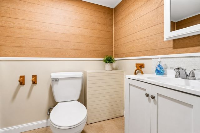 3 Harrison Ave, Lakeville, MA 02347