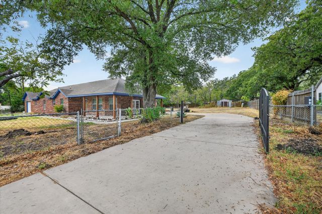 3001 Caddo Trail, Lake Worth, TX 76135
