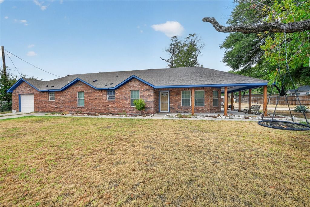 3001 Caddo Trail, Lake Worth, TX 76135