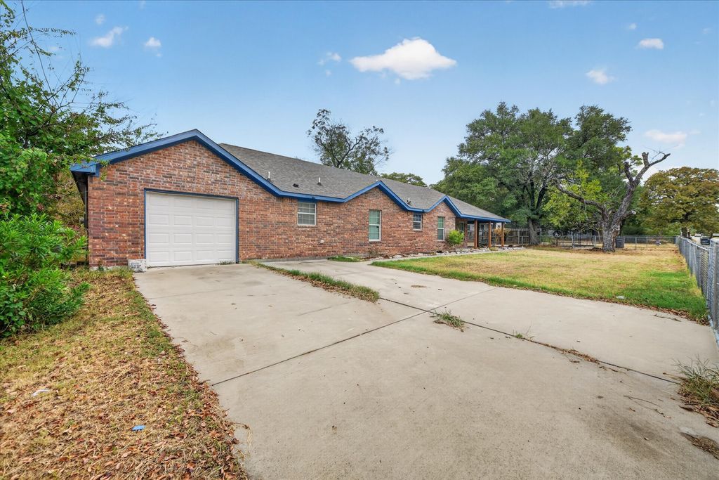 3001 Caddo Trail, Lake Worth, TX 76135 — photo 2