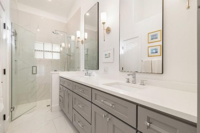 15 Commodore Pl, Palm Beach Gardens, FL 33418