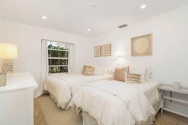 15 Commodore Pl, Palm Beach Gardens, FL 33418