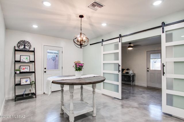 7050 E Calle Canis, Tucson, AZ 85710