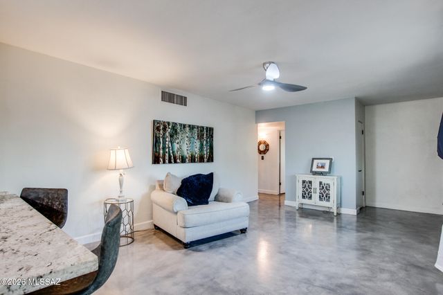 7050 E Calle Canis, Tucson, AZ 85710