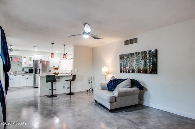 7050 E Calle Canis, Tucson, AZ 85710