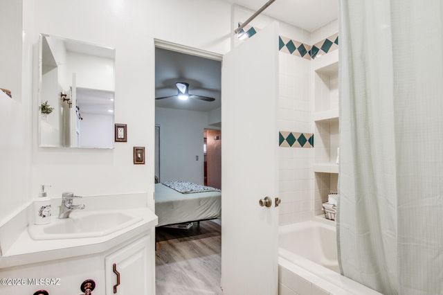 7050 E Calle Canis, Tucson, AZ 85710