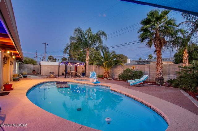 7050 E Calle Canis, Tucson, AZ 85710