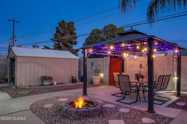 7050 E Calle Canis, Tucson, AZ 85710