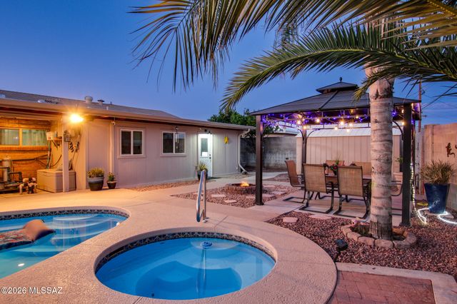 7050 E Calle Canis, Tucson, AZ 85710