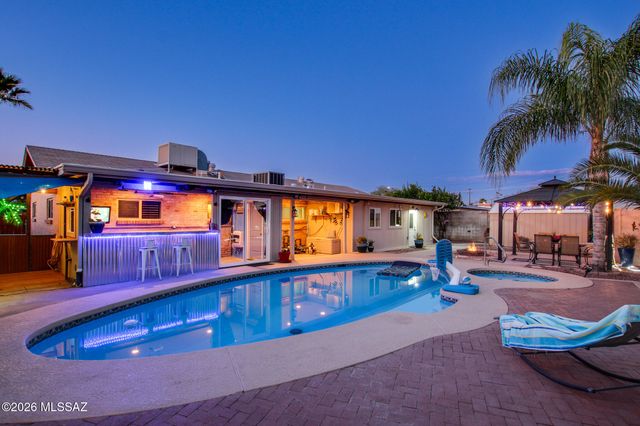 7050 E Calle Canis, Tucson, AZ 85710