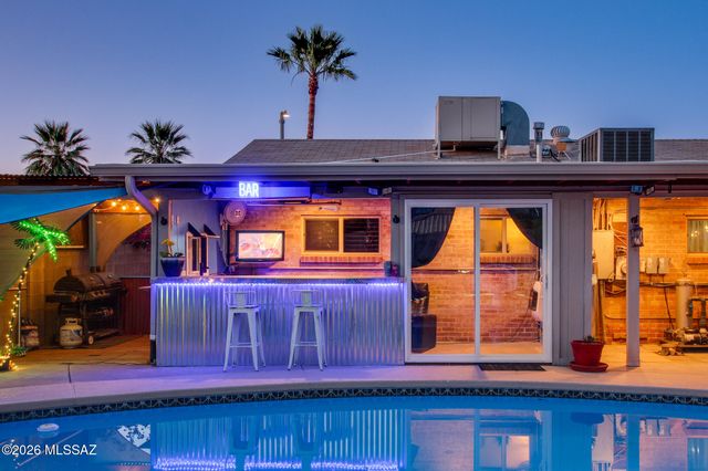 7050 E Calle Canis, Tucson, AZ 85710