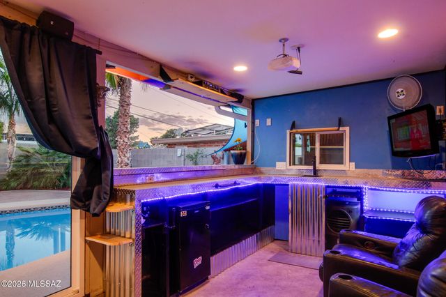 7050 E Calle Canis, Tucson, AZ 85710