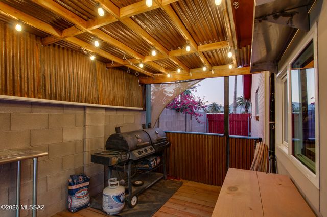 7050 E Calle Canis, Tucson, AZ 85710