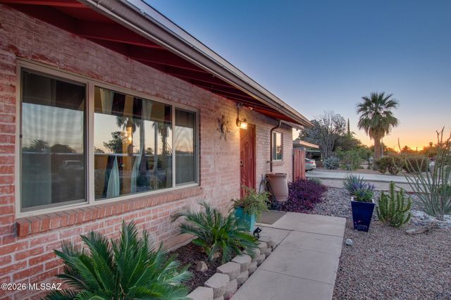 7050 E Calle Canis, Tucson, AZ 85710