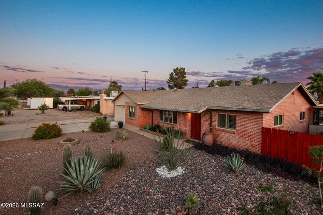 7050 E Calle Canis, Tucson, AZ 85710