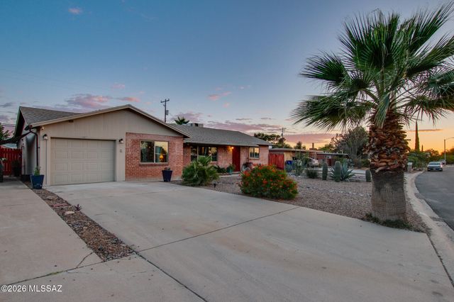 7050 E Calle Canis, Tucson, AZ 85710