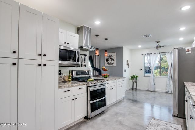 7050 E Calle Canis, Tucson, AZ 85710