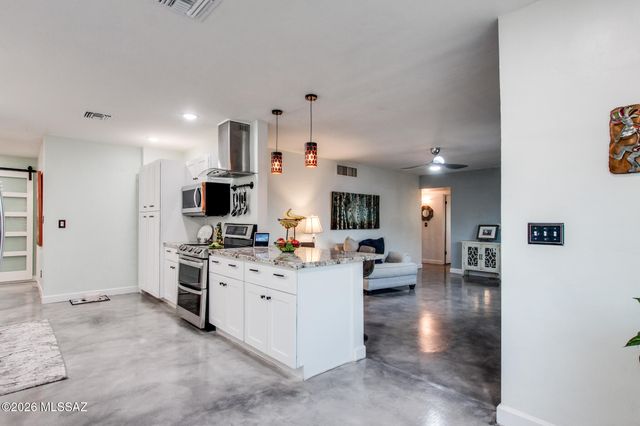 7050 E Calle Canis, Tucson, AZ 85710