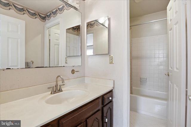 2701 FRANKLIN CT, Alexandria, VA 22302