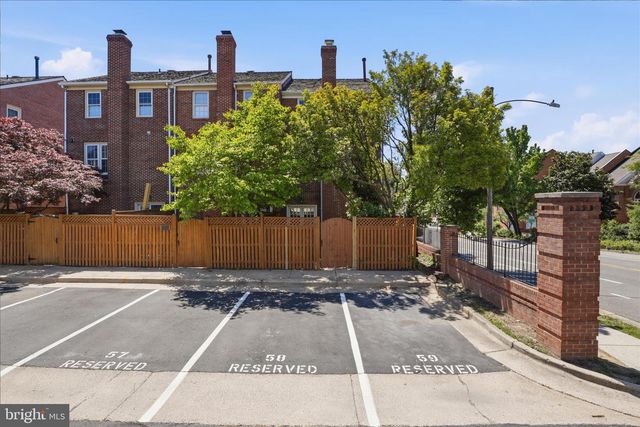 2701 FRANKLIN CT, Alexandria, VA 22302