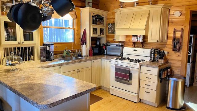 N6211 Cedar Cove Lane, Oxford, WI 53952
