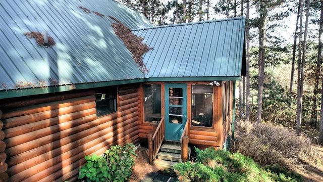 N6211 Cedar Cove Lane, Oxford, WI 53952