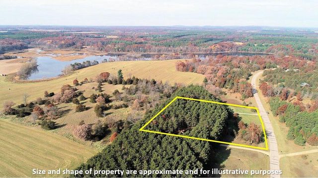 N6211 Cedar Cove Lane, Oxford, WI 53952