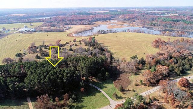 N6211 Cedar Cove Lane, Oxford, WI 53952