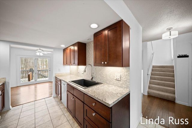 2440 E Collier Avenue SE, Grand Rapids, MI 49546
