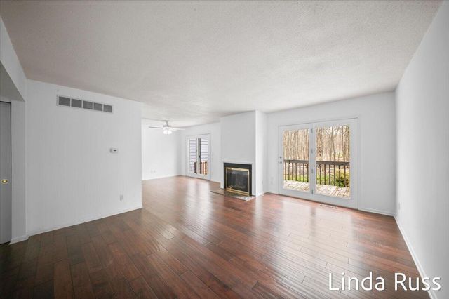 2440 E Collier Avenue SE, Grand Rapids, MI 49546