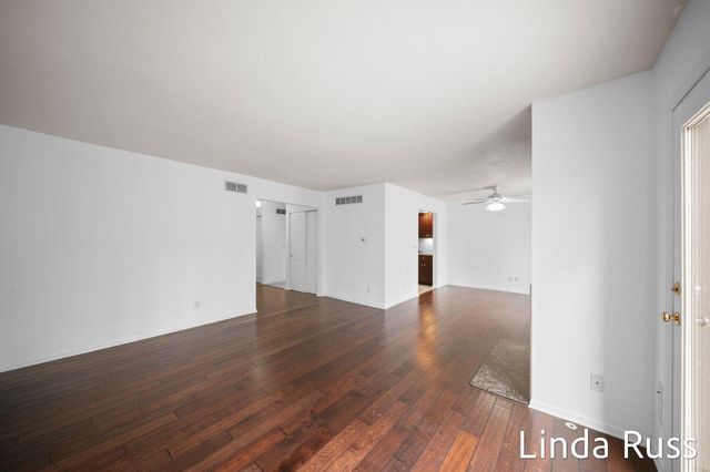 2440 E Collier Avenue SE, Grand Rapids, MI 49546