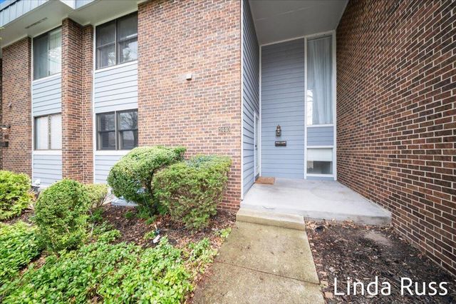 2440 E Collier Avenue SE, Grand Rapids, MI 49546