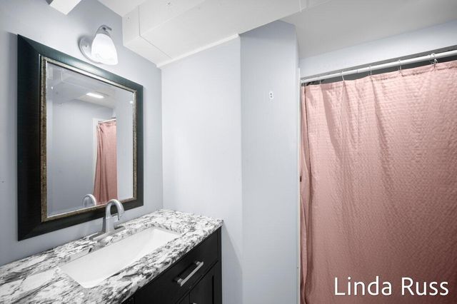 2440 E Collier Avenue SE, Grand Rapids, MI 49546