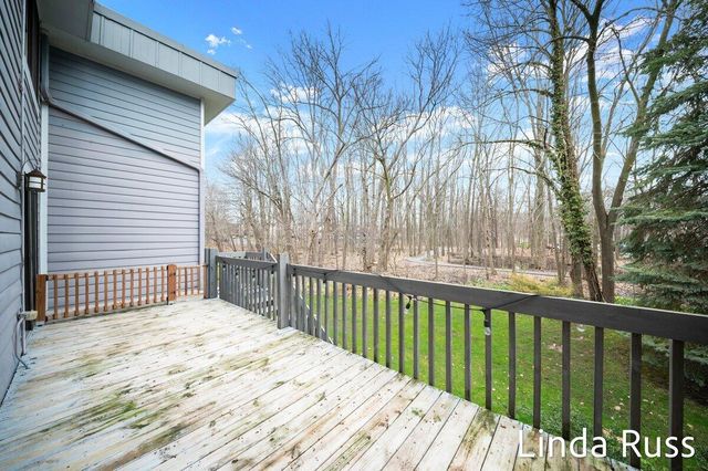 2440 E Collier Avenue SE, Grand Rapids, MI 49546