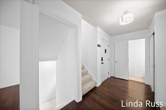 2440 E Collier Avenue SE, Grand Rapids, MI 49546