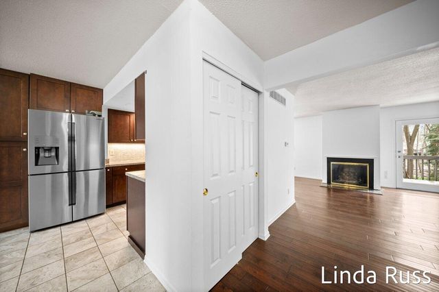 2440 E Collier Avenue SE, Grand Rapids, MI 49546